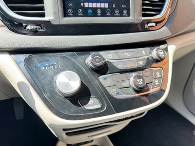 2021 Chrysler Voyager LXI