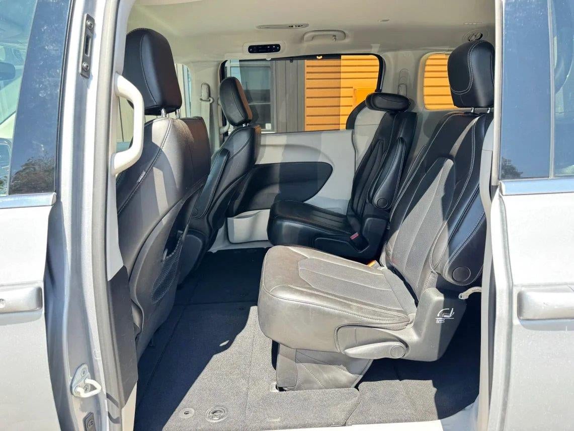 2021 Chrysler Voyager LXI