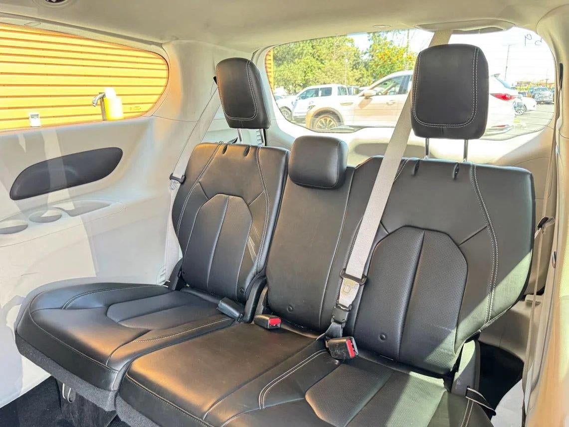 2021 Chrysler Voyager LXI