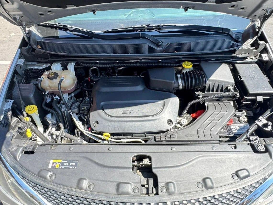 2021 Chrysler Voyager LXI