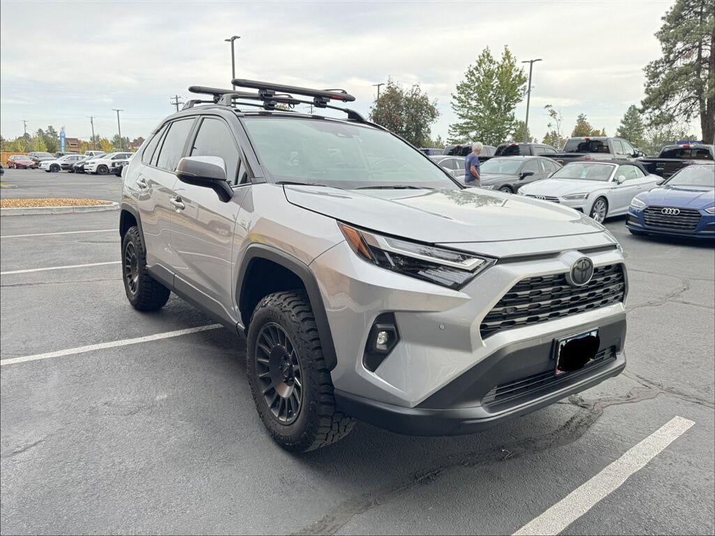 2025 Toyota Rav4 XLE Premium