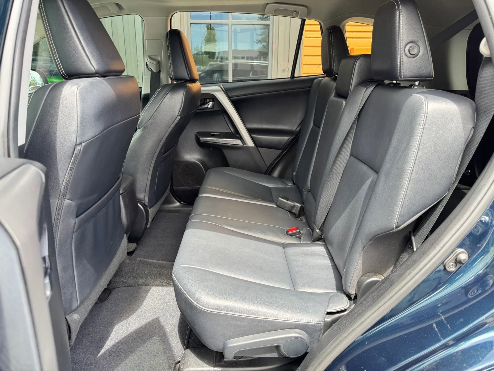 2017 Toyota RAV4 Platinum