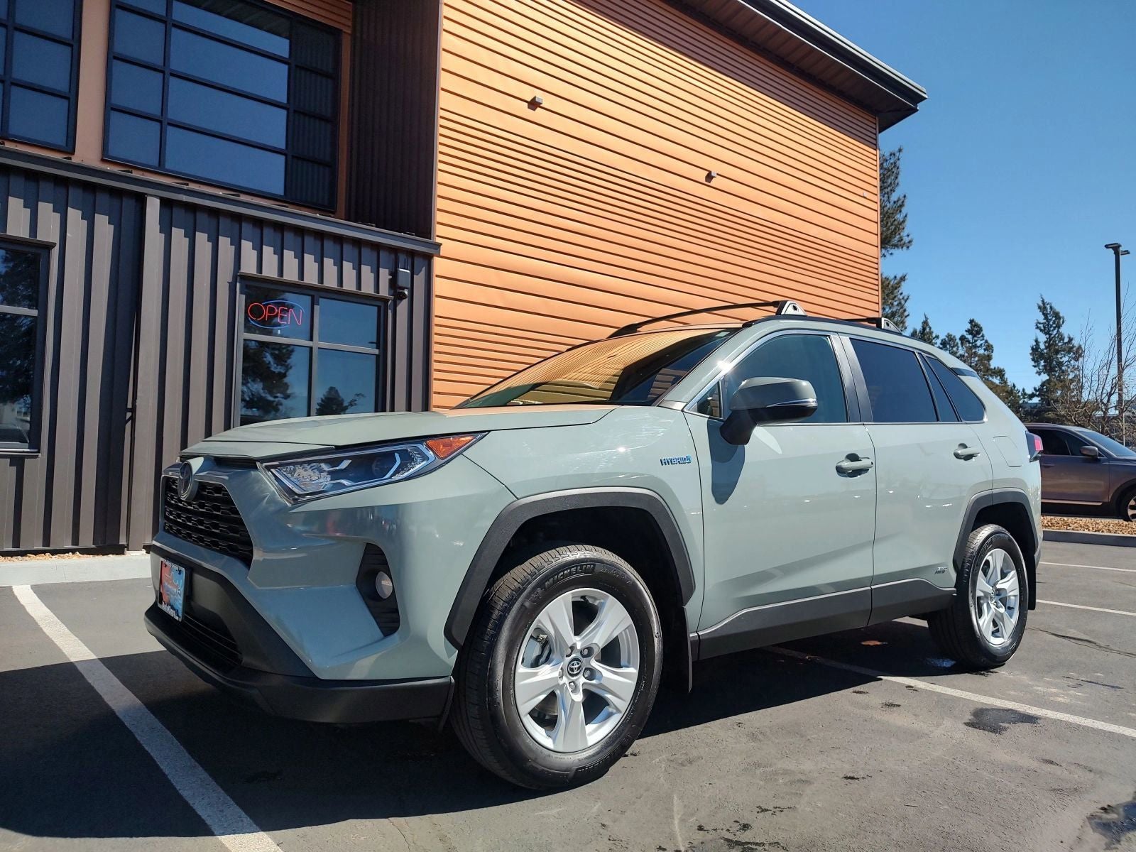 2020 Toyota RAV4 Hybrid XLE