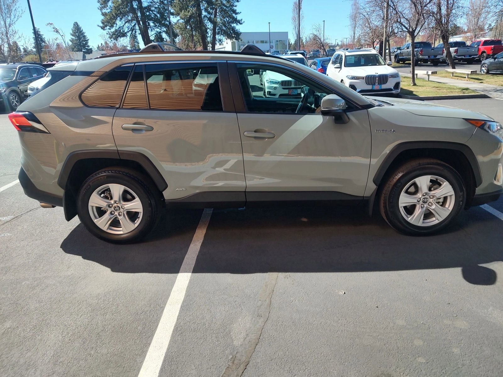 2020 Toyota RAV4 Hybrid XLE