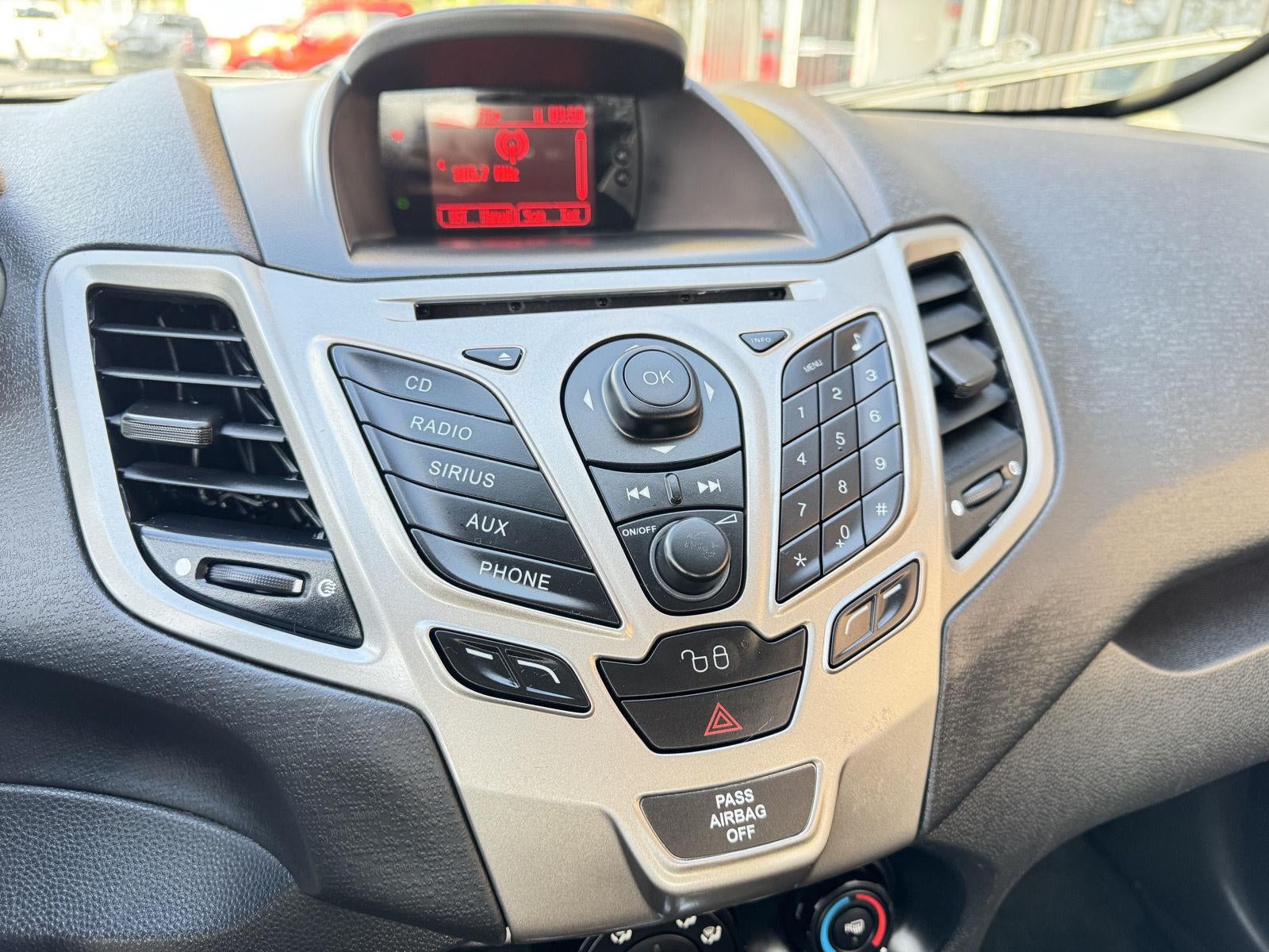 2012 Ford Fiesta SE