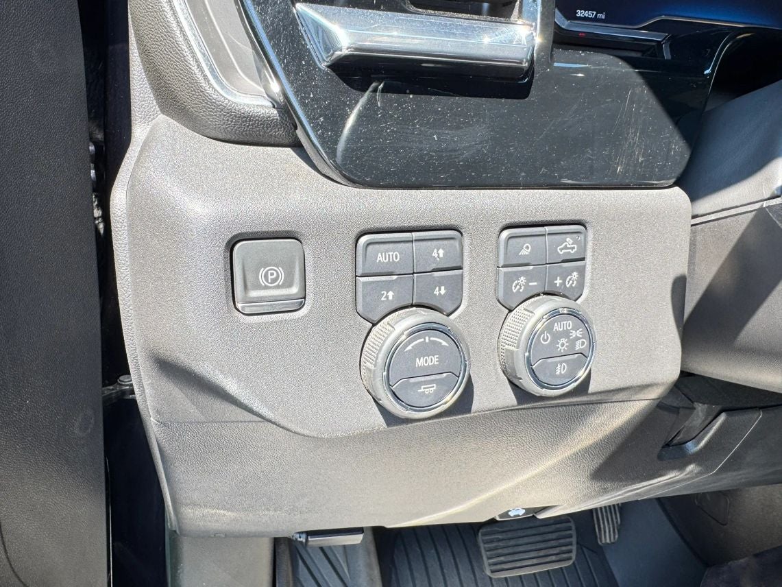 2024 Chevrolet Silverado 1500 Crew Cab LT Trail Boss Pickup 4D 6 1/2 ft