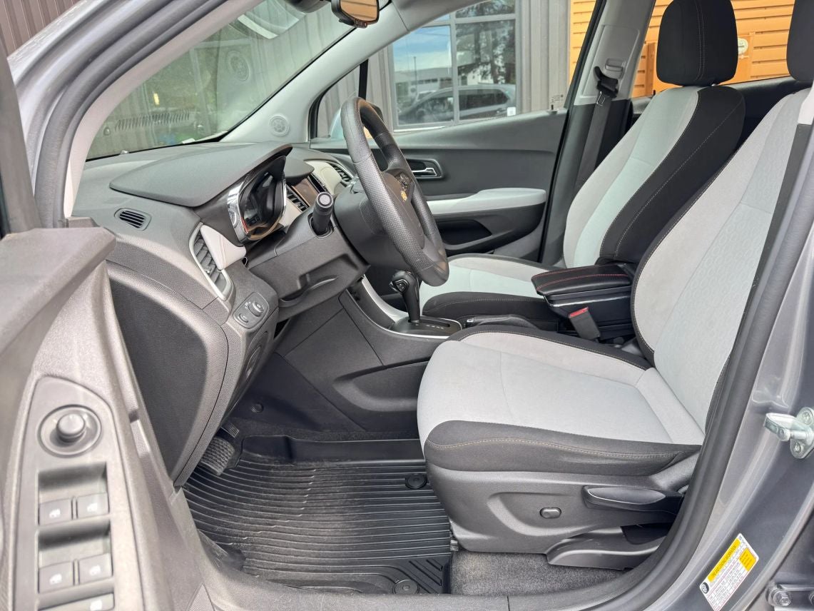 2020 Chevrolet Trax LS Sport Utility 4D