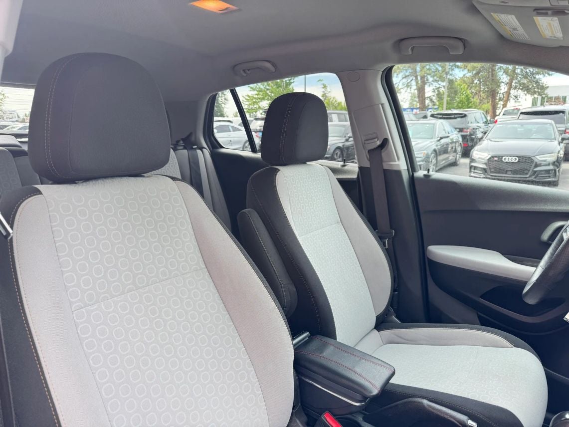 2020 Chevrolet Trax LS Sport Utility 4D