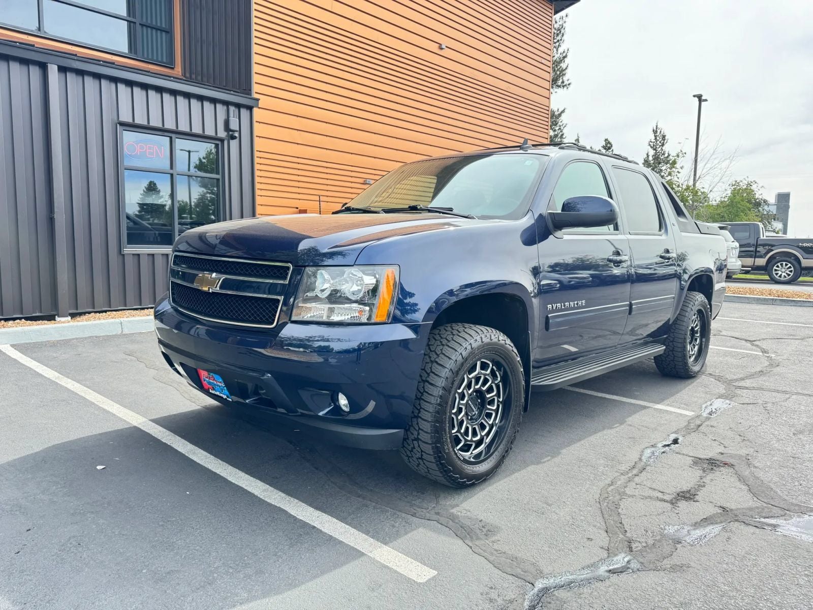 2011 Chevrolet Avalanche 4WD Avalanche LT's photo