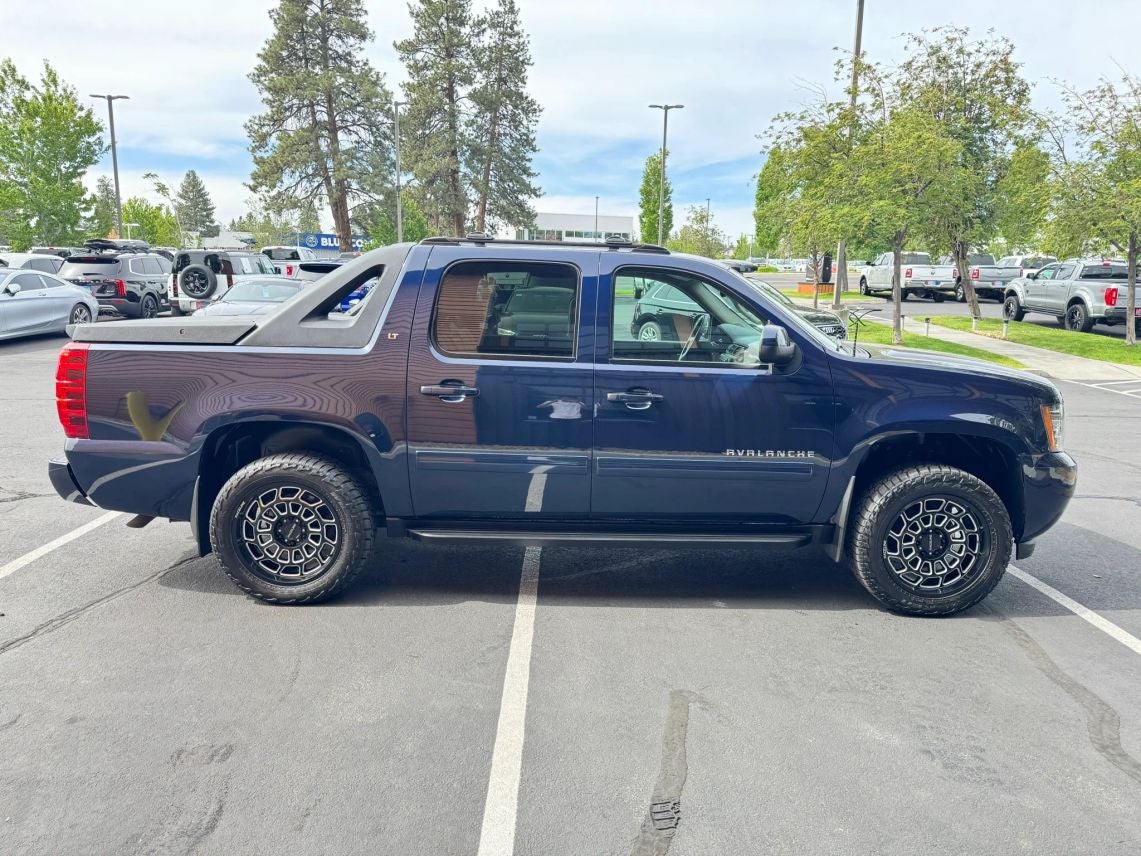 2011 Chevrolet Avalanche LT Sport Utility Pickup 4D 5 1/4 ft