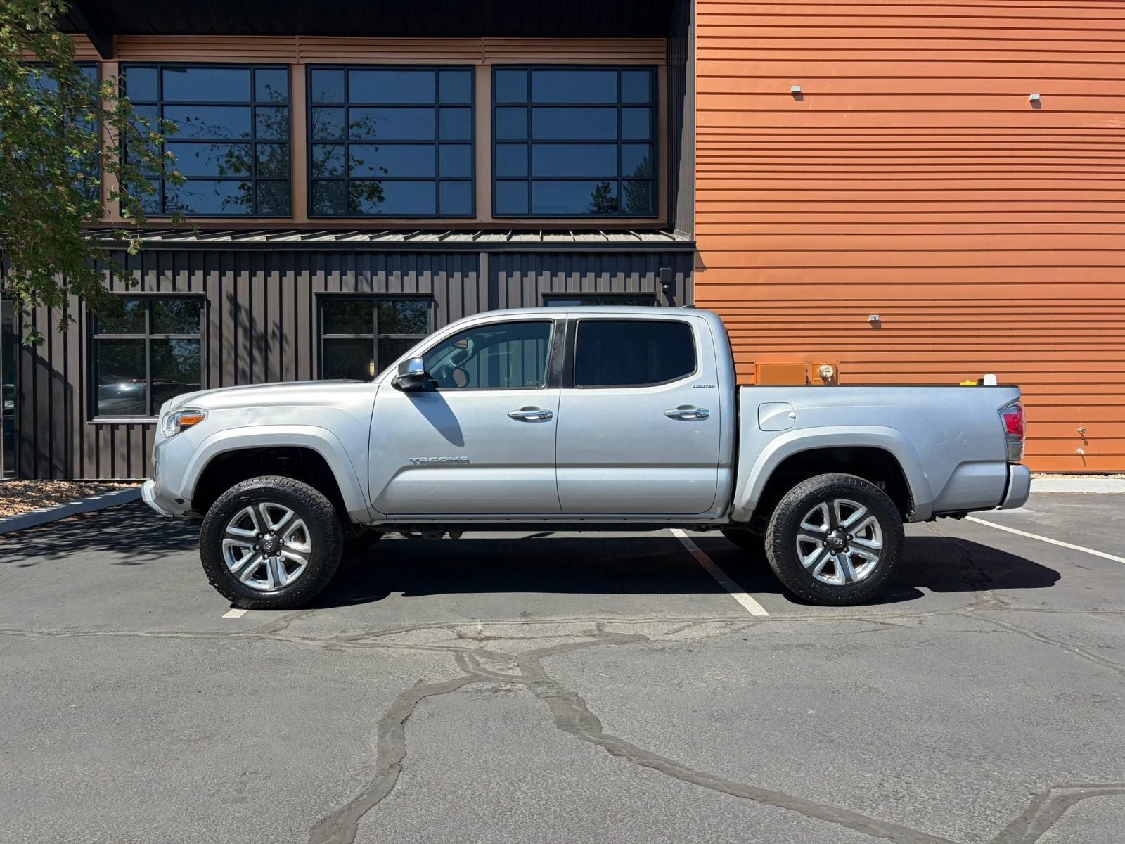 2019 Toyota Tacoma Limited V6