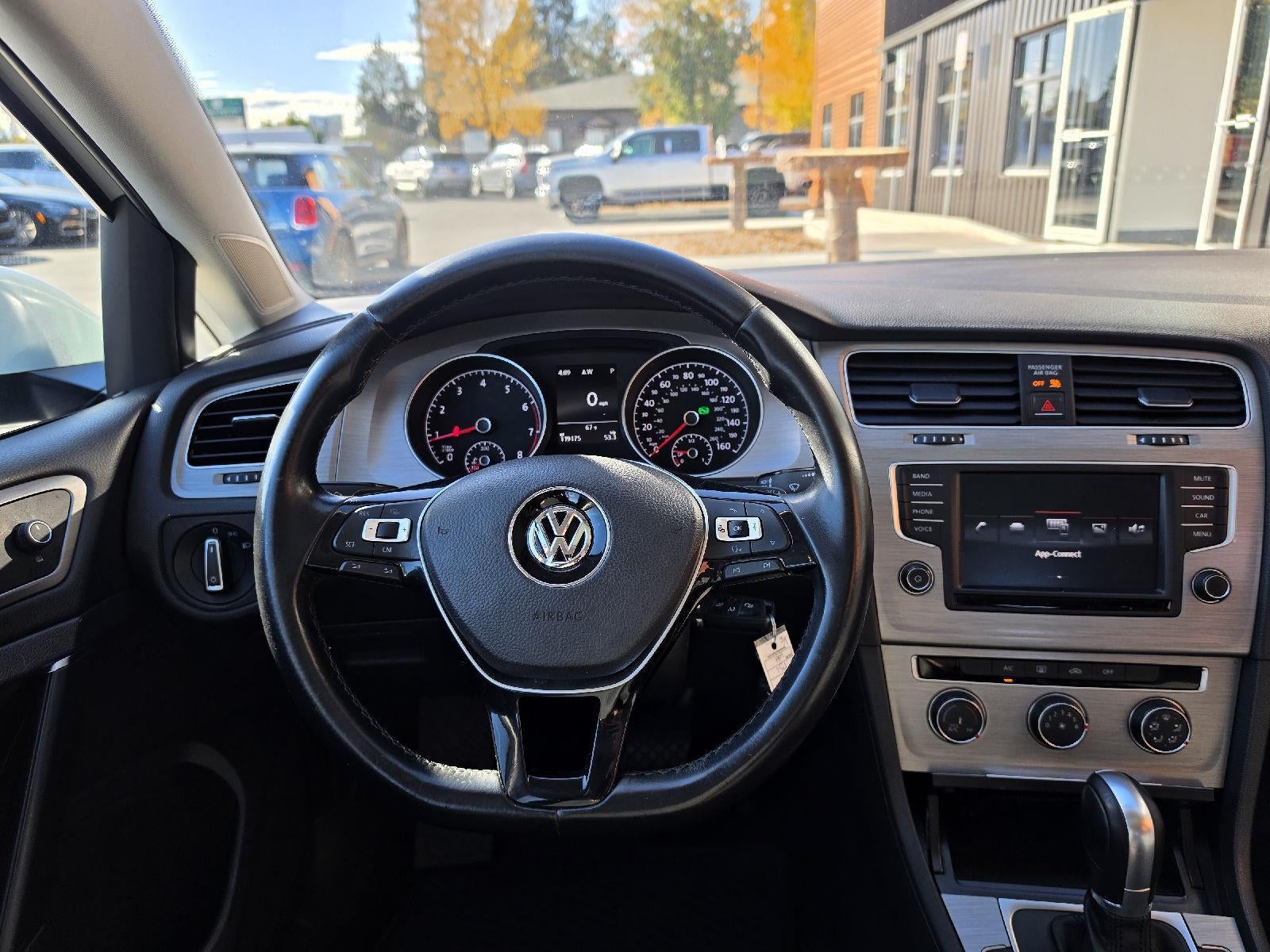 2016 Volkswagen Golf TSI S w/Sunroof
