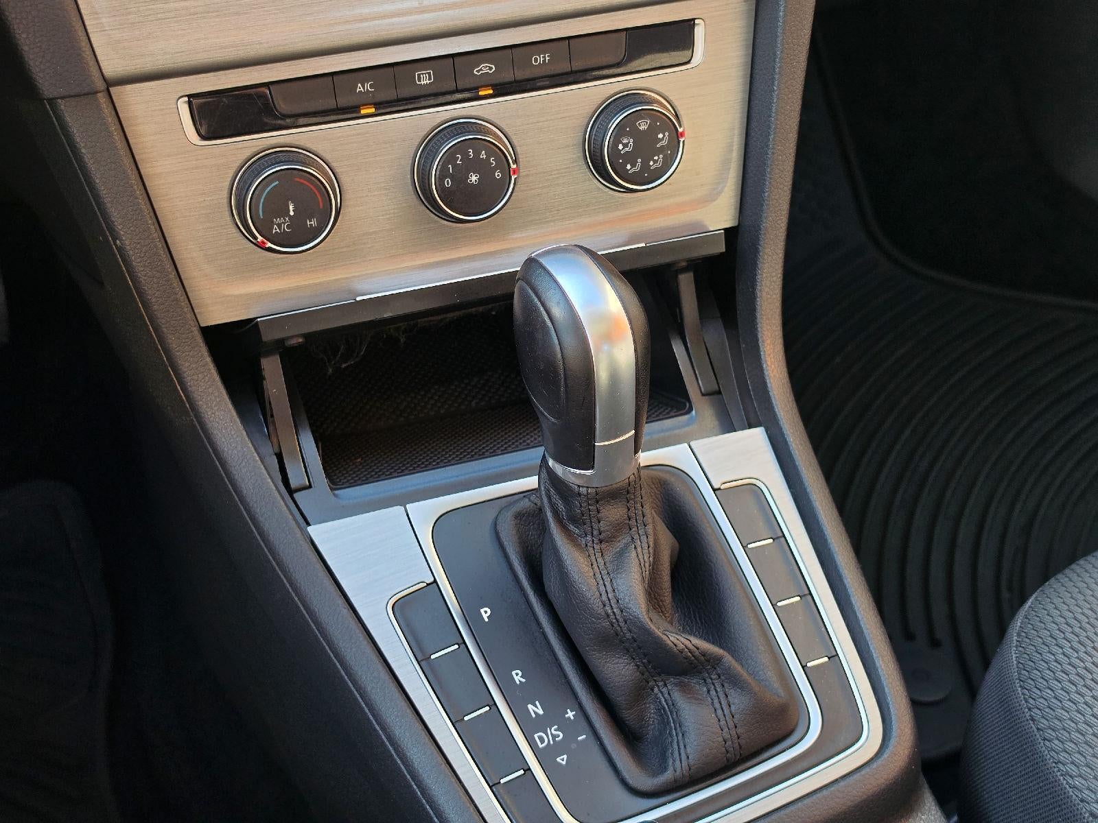 2016 Volkswagen Golf TSI S w/Sunroof