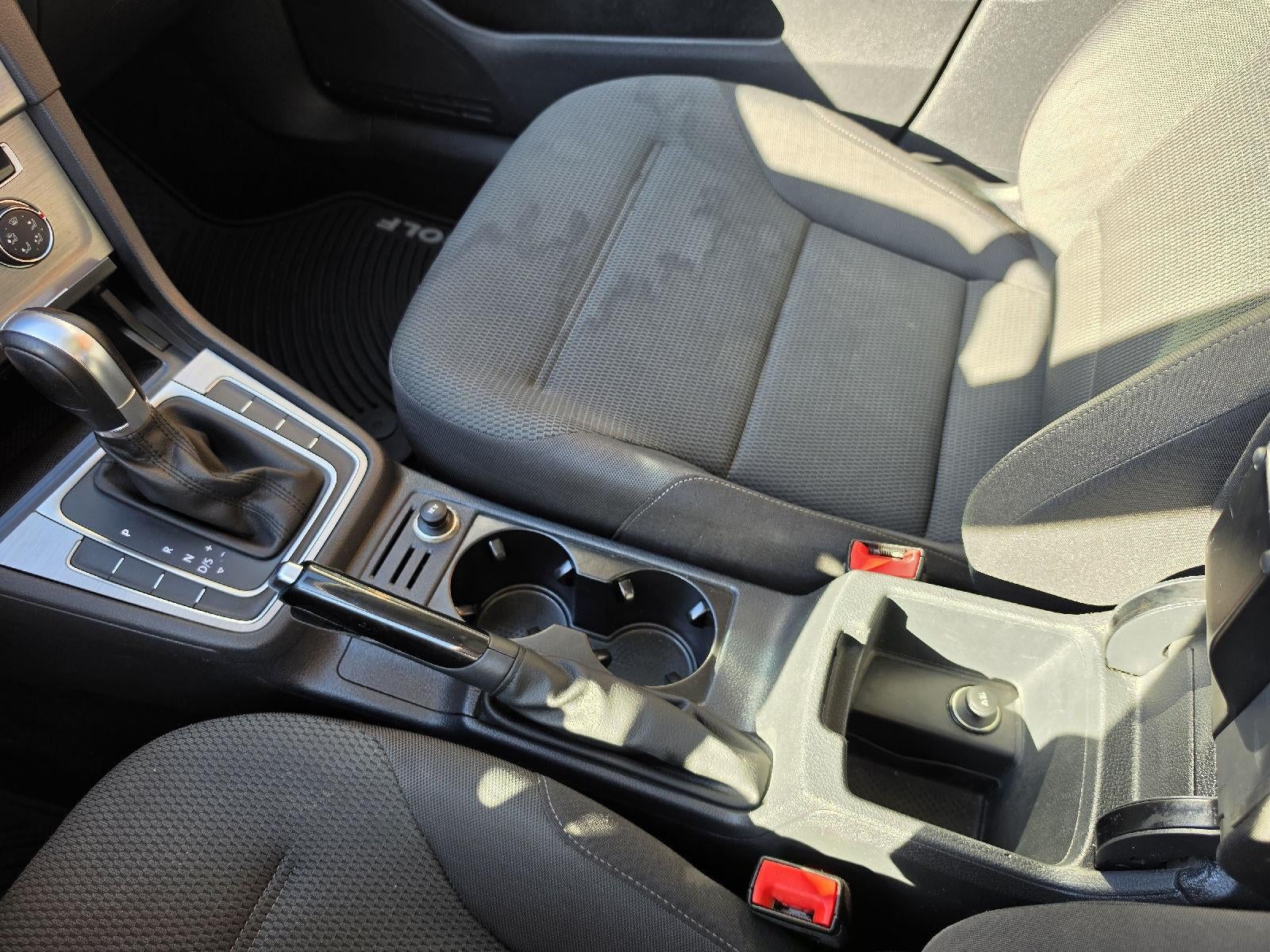 2016 Volkswagen Golf TSI S w/Sunroof