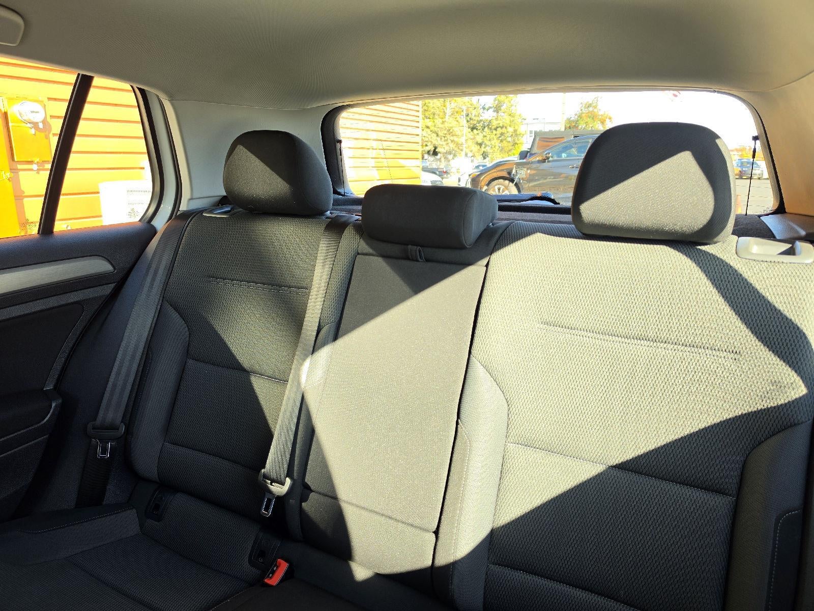 2016 Volkswagen Golf TSI S w/Sunroof