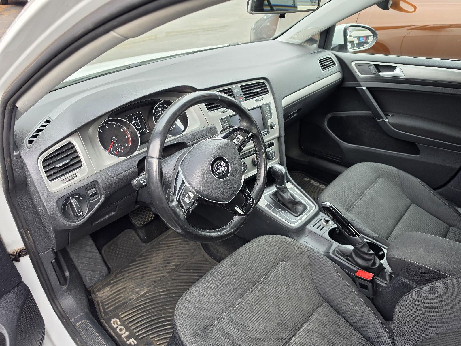2016 Volkswagen Golf TSI S w/Sunroof