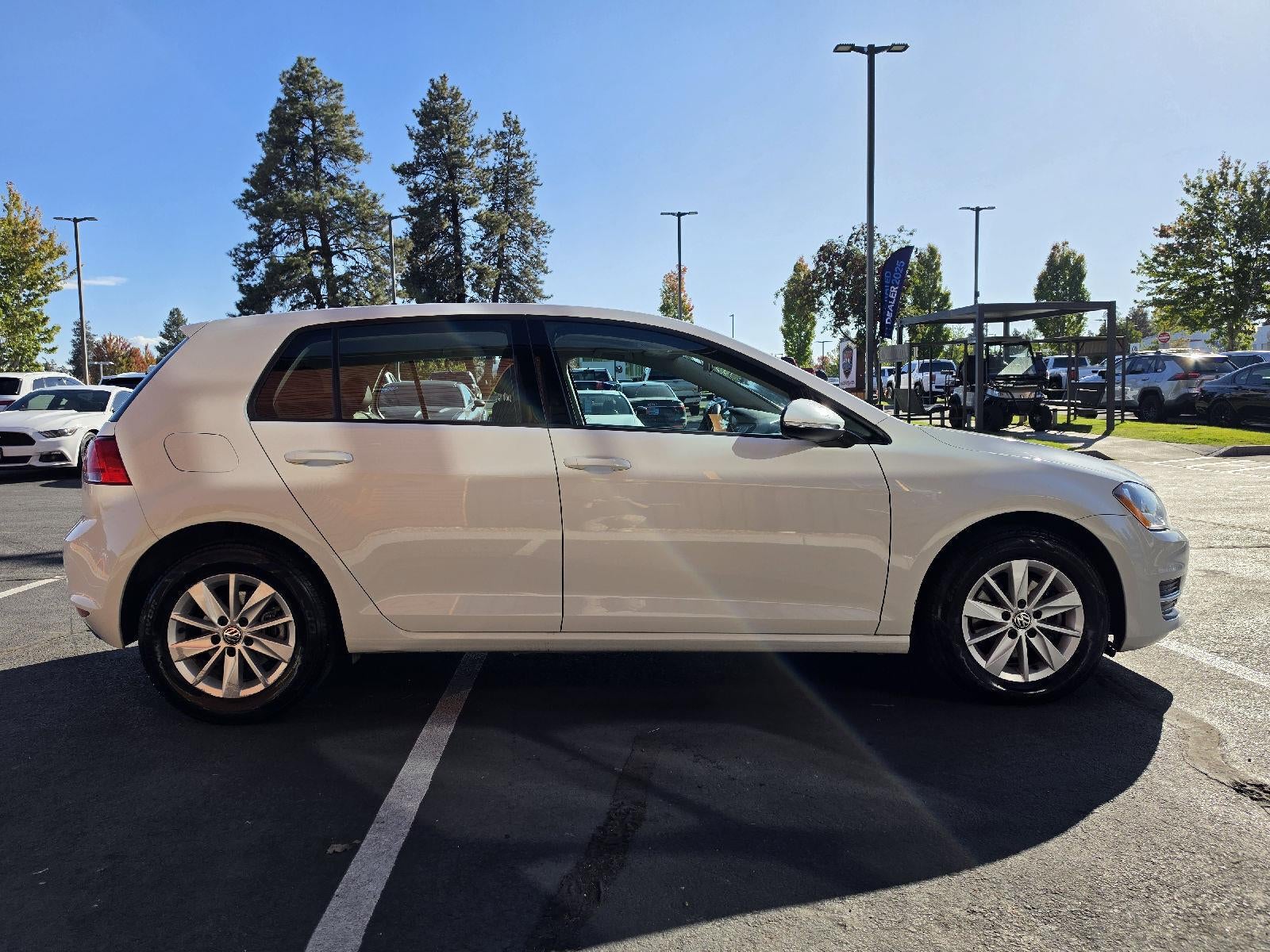 2016 Volkswagen Golf TSI S w/Sunroof