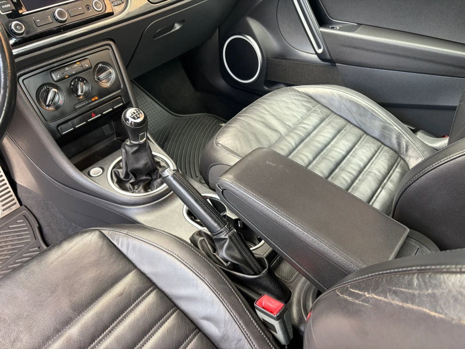 2012 Volkswagen Beetle 2.0 TSi