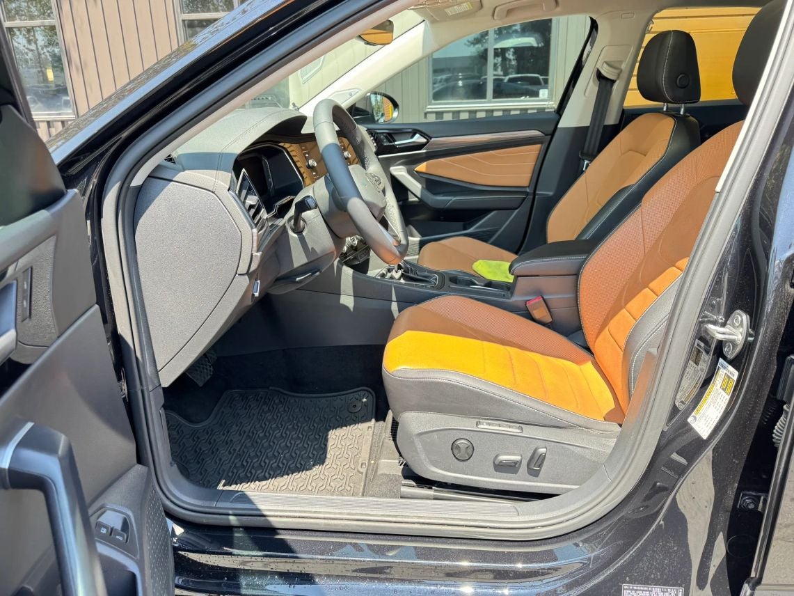 2022 Volkswagen Jetta 1.5T SEL Sedan 4D