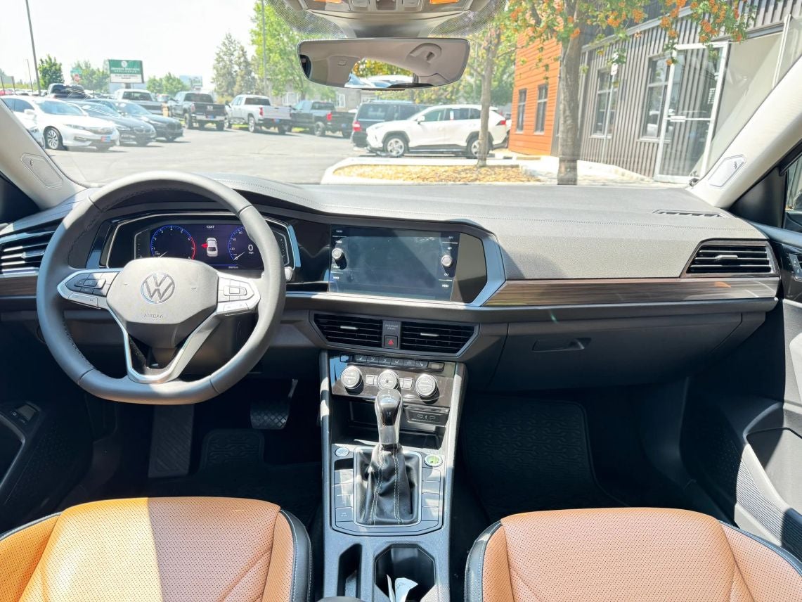 2022 Volkswagen Jetta 1.5T SEL Sedan 4D