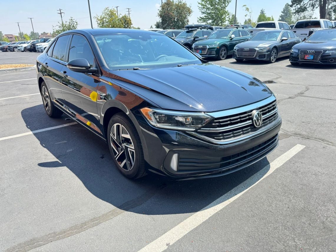 2022 Volkswagen Jetta 1.5T SEL Sedan 4D
