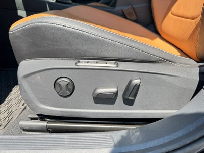 2022 Volkswagen Jetta 1.5T SEL Sedan 4D