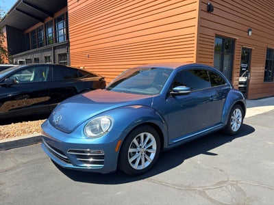 2017 Volkswagen Beetle 1.8T SE Hatchback 2D