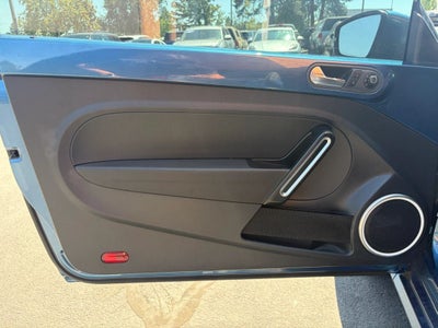 2017 Volkswagen Beetle 1.8T SE Hatchback 2D