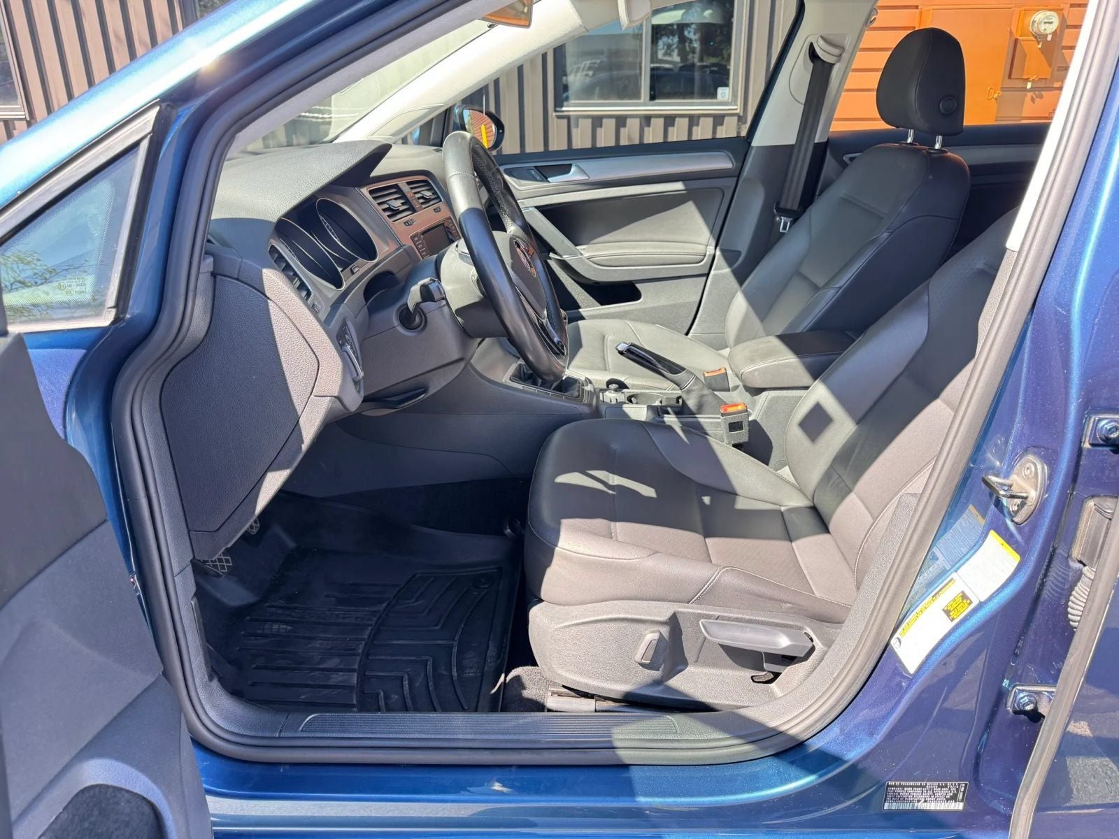 2015 Volkswagen Golf TDI S 4-Door