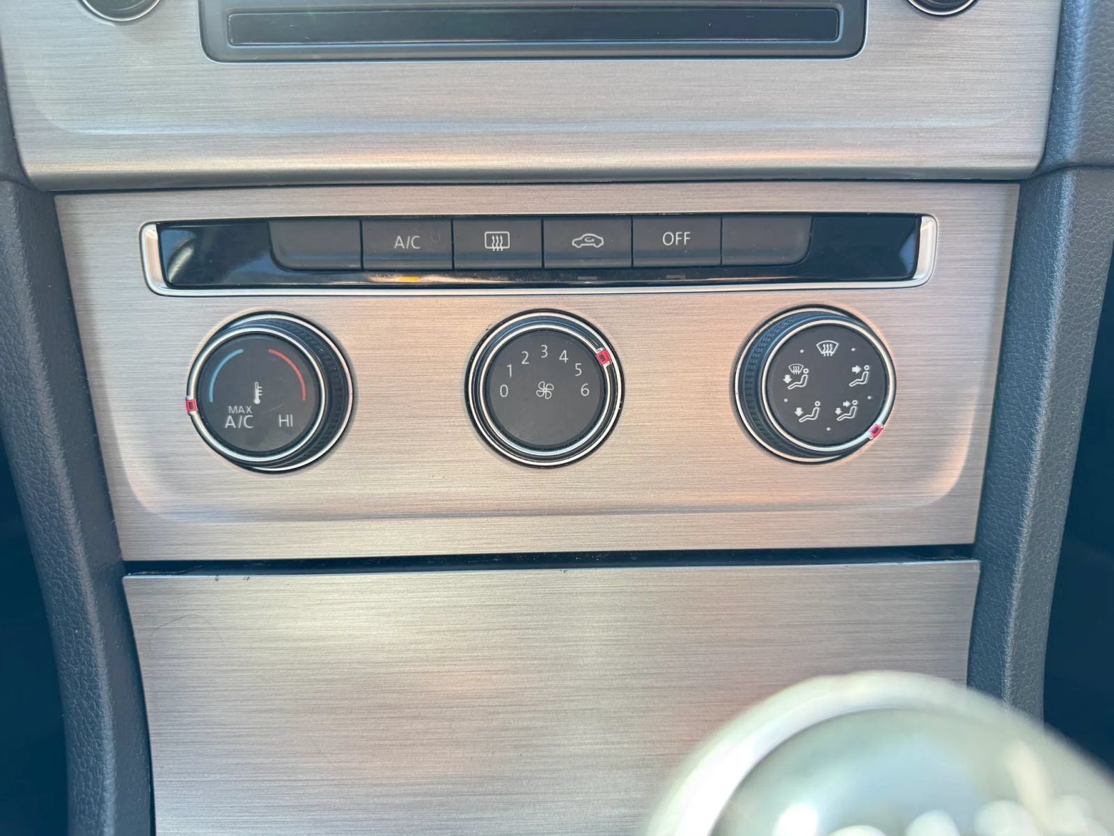 2015 Volkswagen Golf TDI S 4-Door