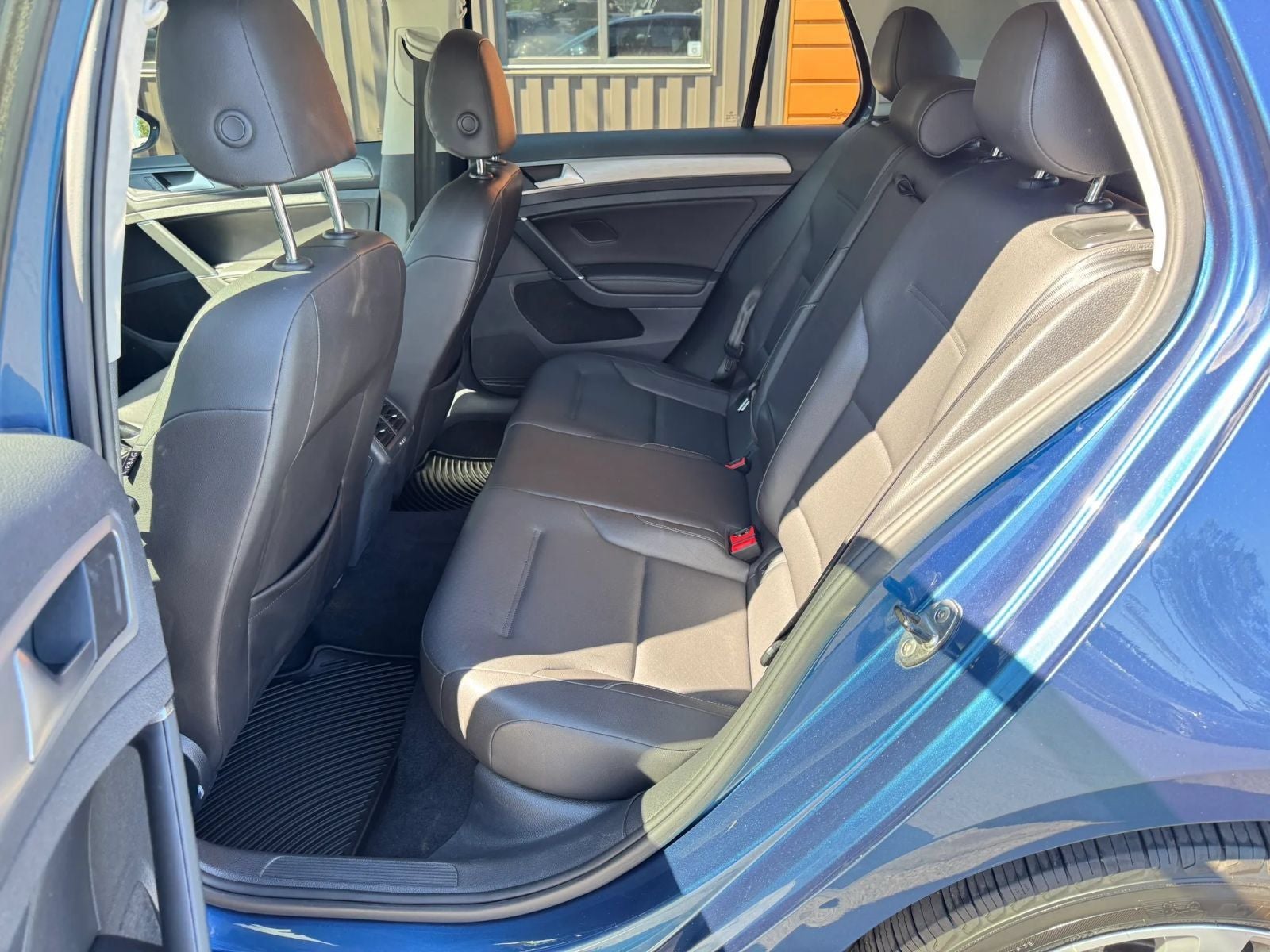 2015 Volkswagen Golf TDI S 4-Door