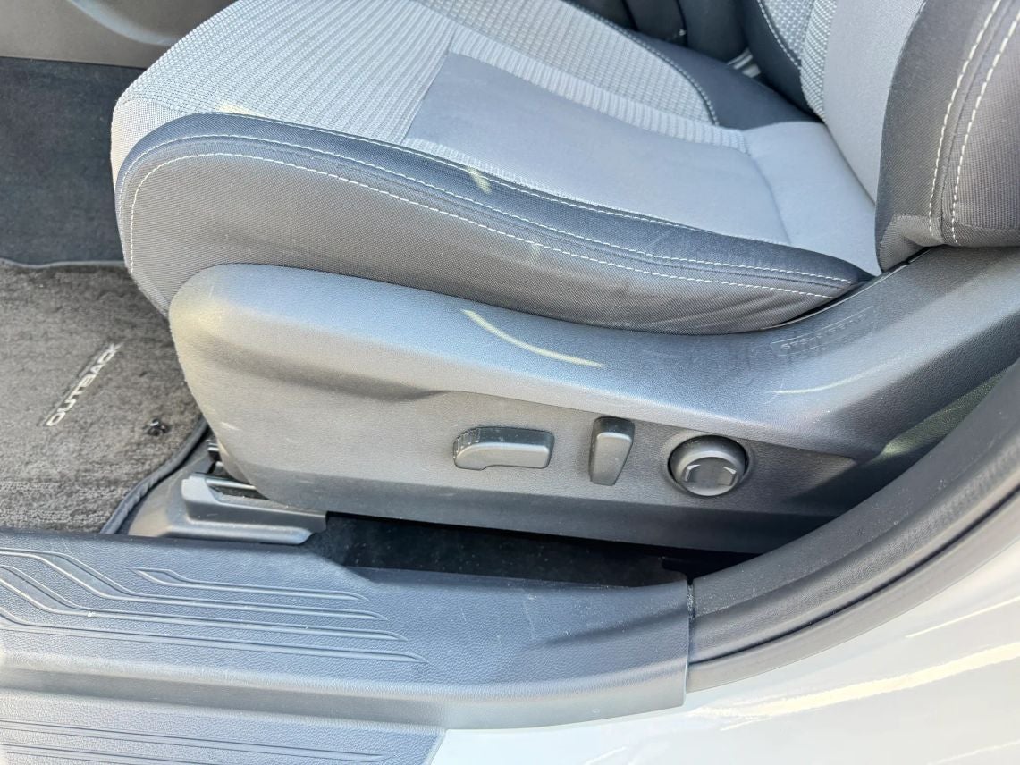 2023 Subaru Outback Premium Wagon 4D