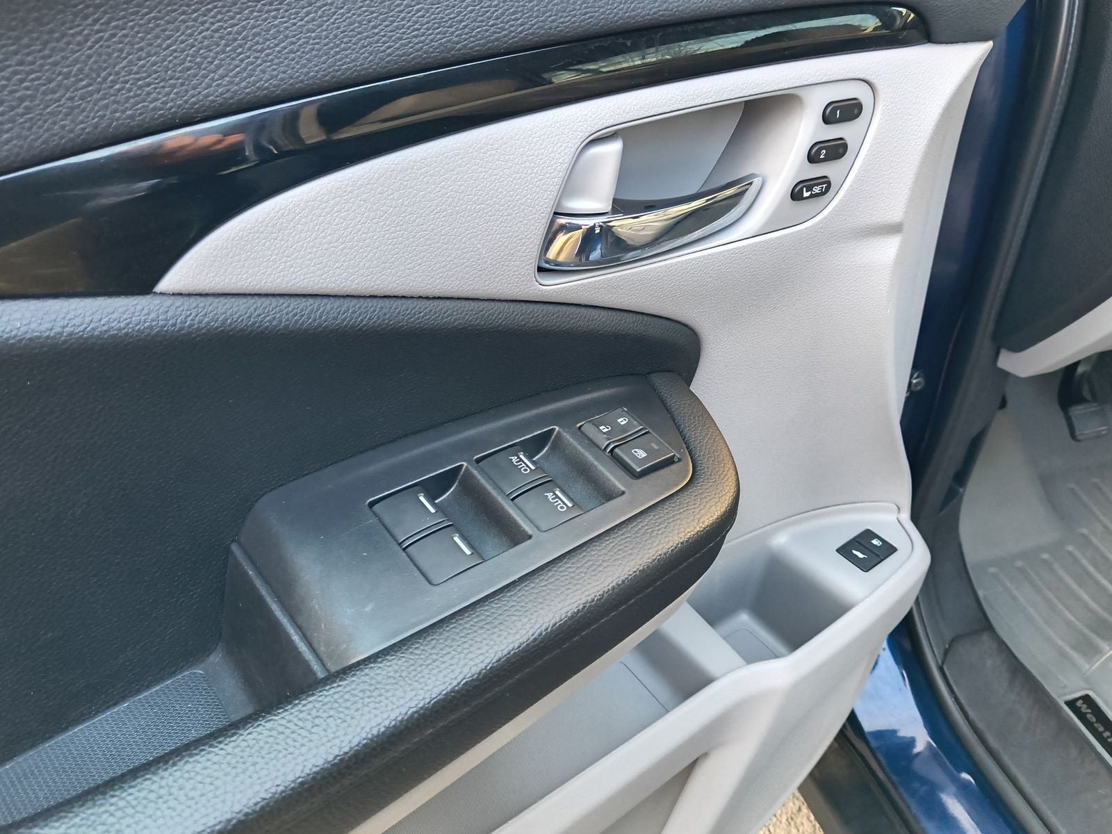 2022 Honda Pilot Touring 8 Passenger