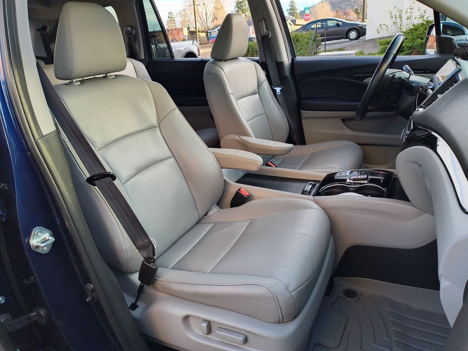 2022 Honda Pilot Touring 8 Passenger