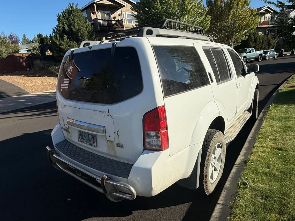 2010 Nissan Pathfinder SE Sport Utility 4D