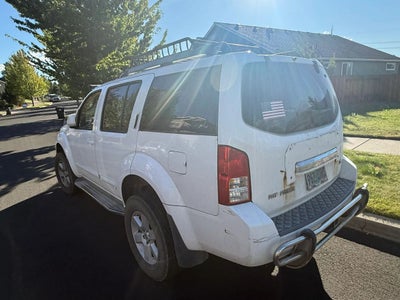 2010 Nissan Pathfinder SE Sport Utility 4D