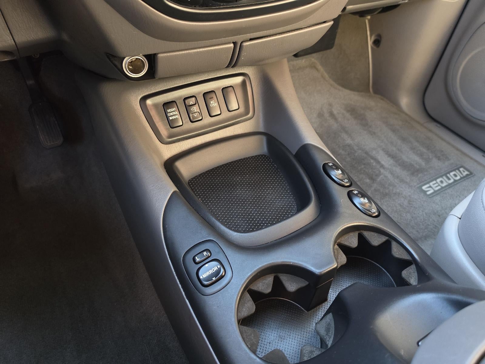 2005 Toyota Sequoia SR5