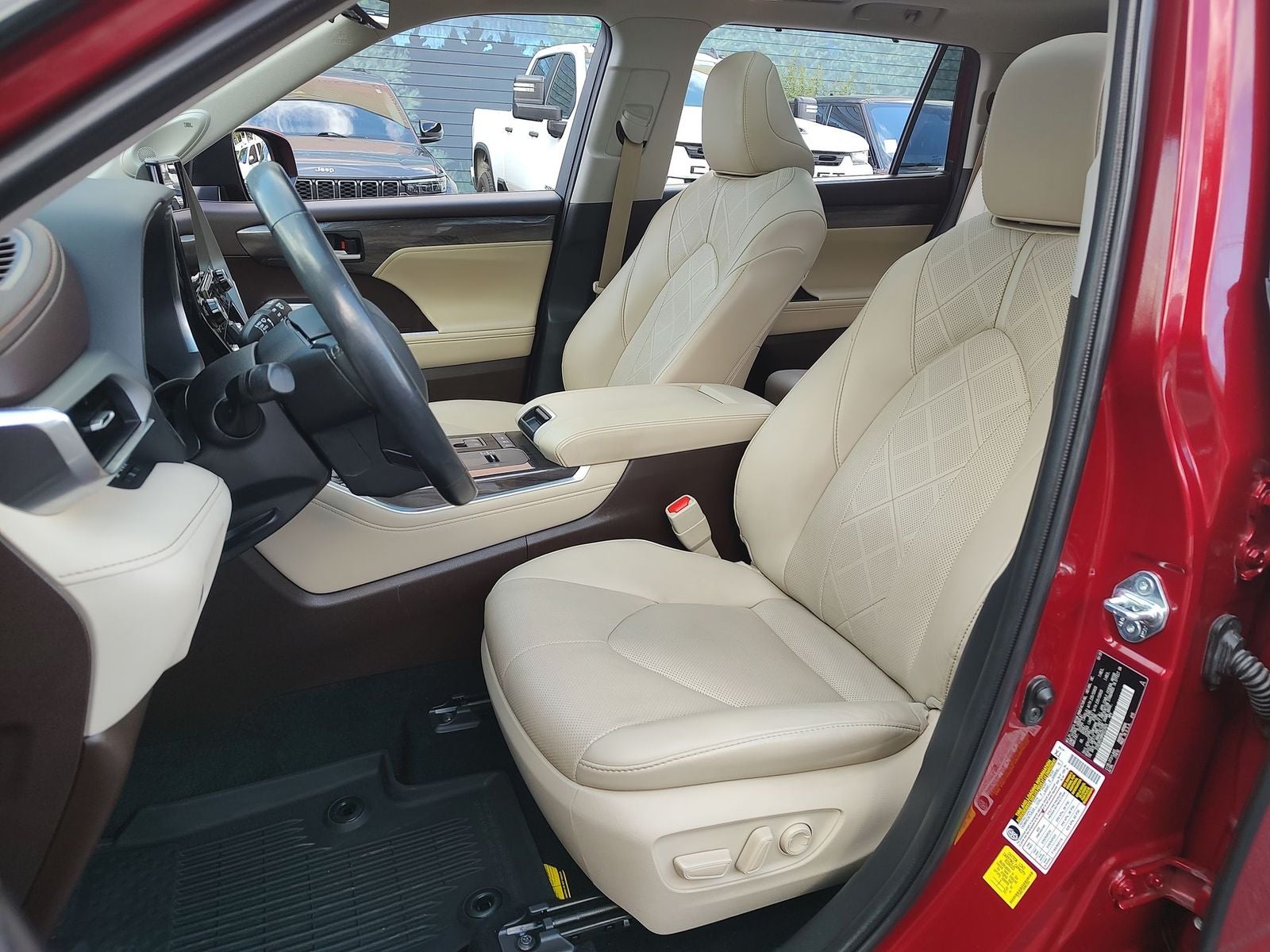 2021 Toyota Highlander Hybrid Platinum