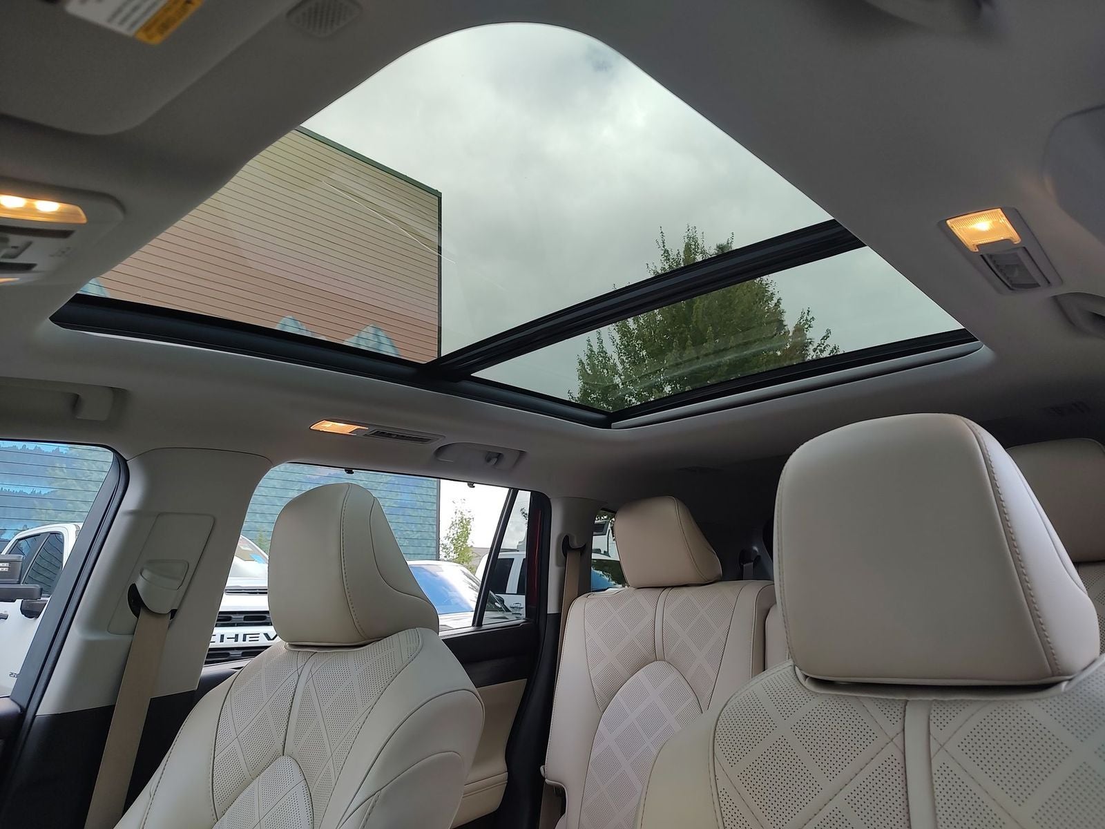 2021 Toyota Highlander Hybrid Platinum