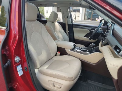 2021 Toyota Highlander Hybrid Platinum