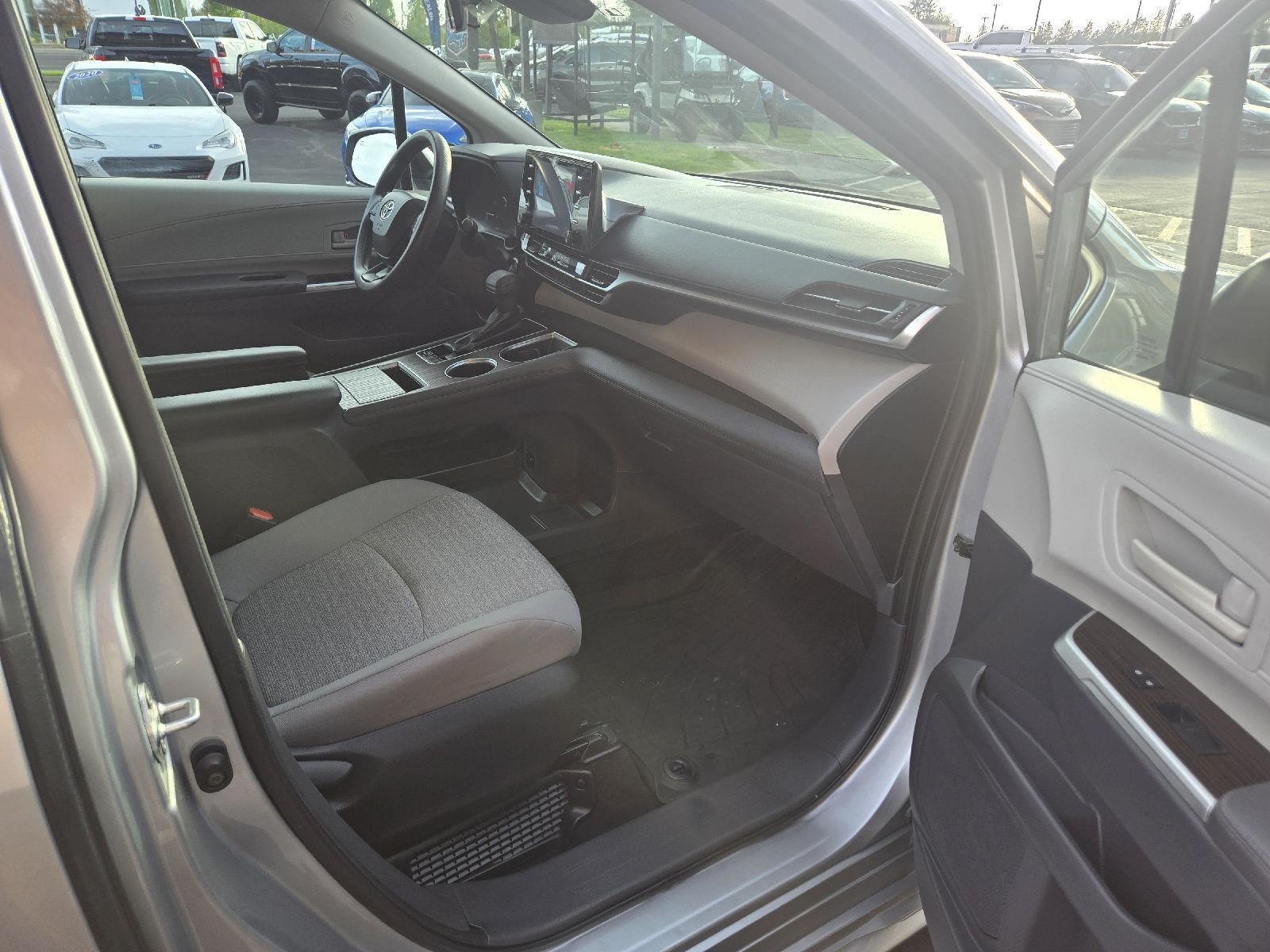 2023 Toyota Sienna LE 8-Passenger