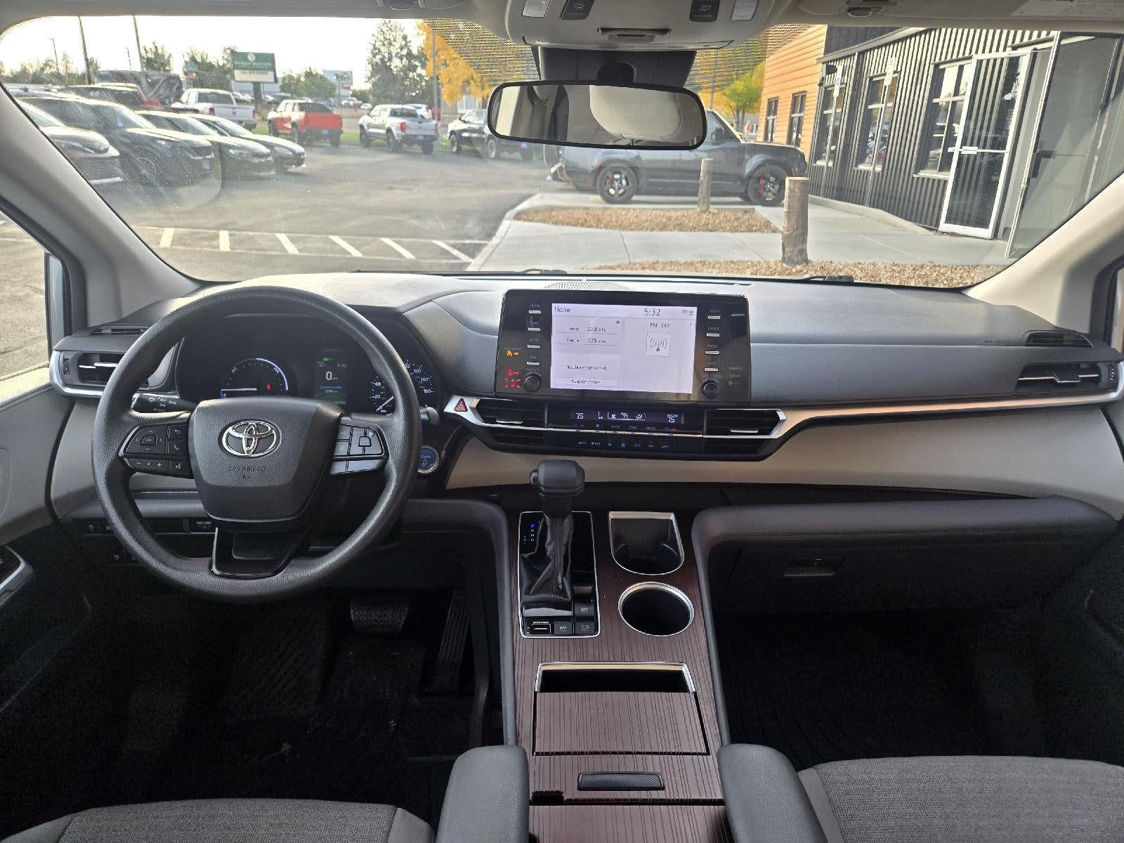 2023 Toyota Sienna LE 8-Passenger