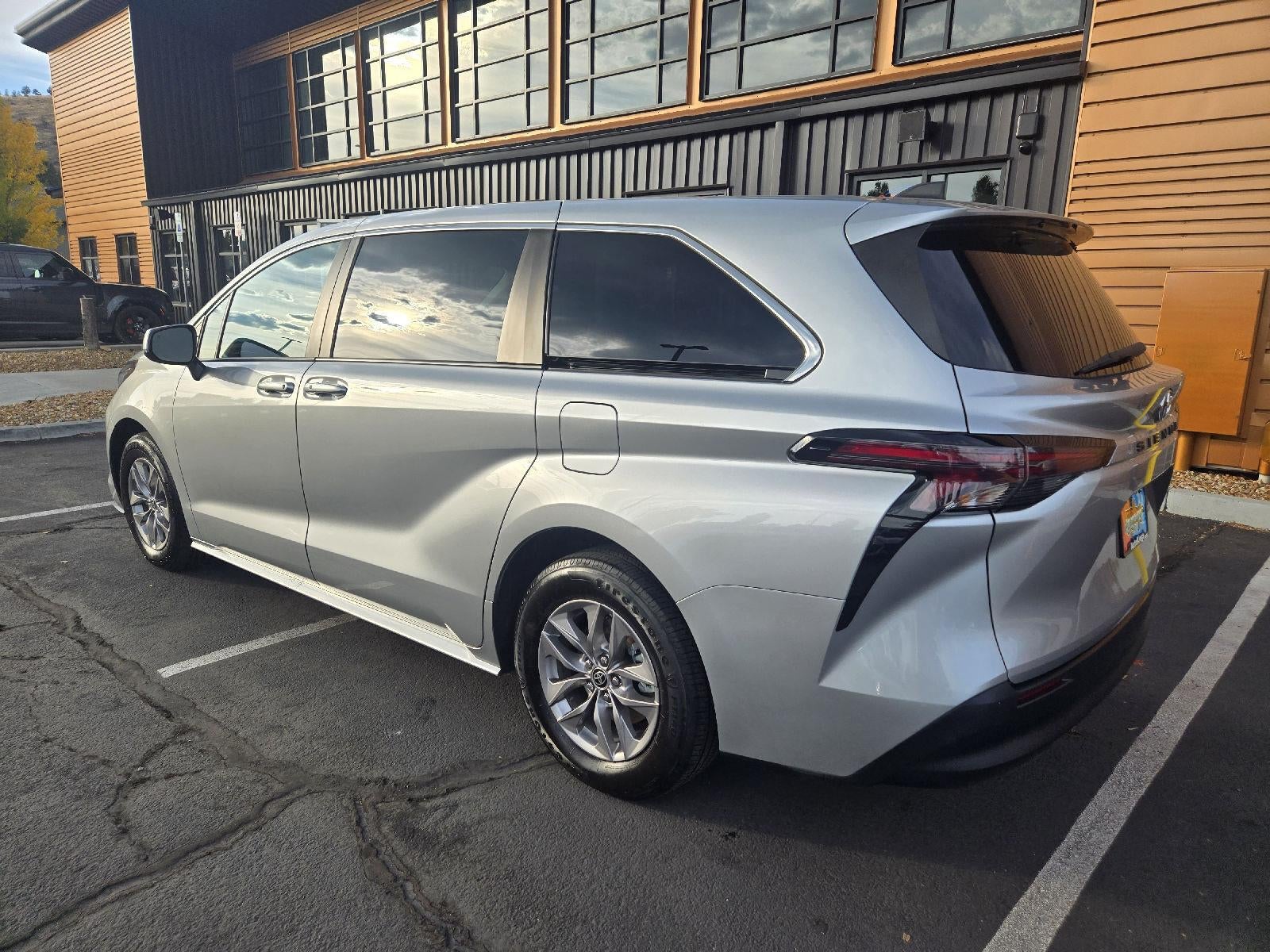 2023 Toyota Sienna LE 8-Passenger