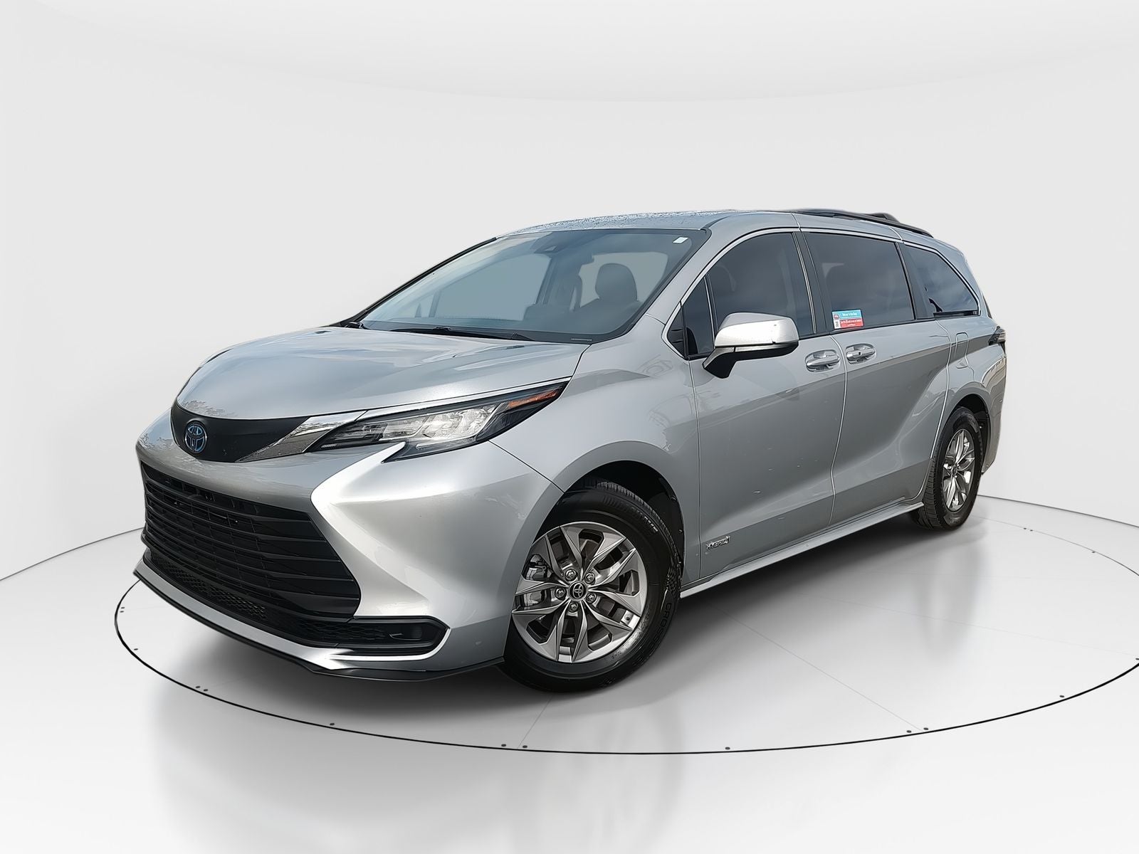 2021 Toyota Sienna LE 8 Passenger