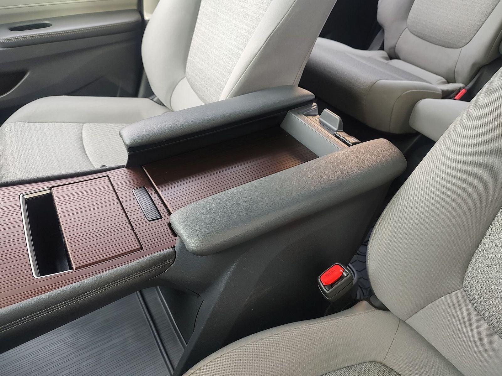 2021 Toyota Sienna LE 8 Passenger
