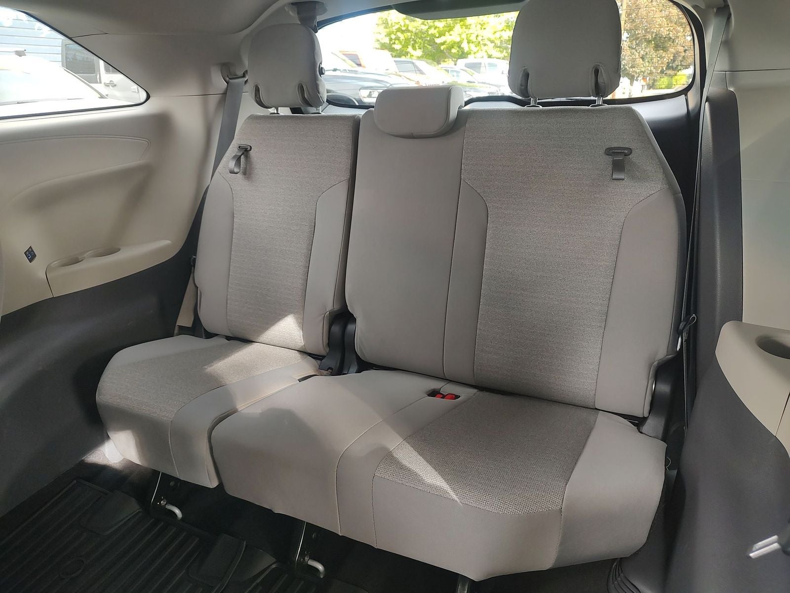 2021 Toyota Sienna LE 8 Passenger