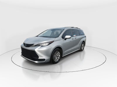 2021 Toyota Sienna LE 8 Passenger