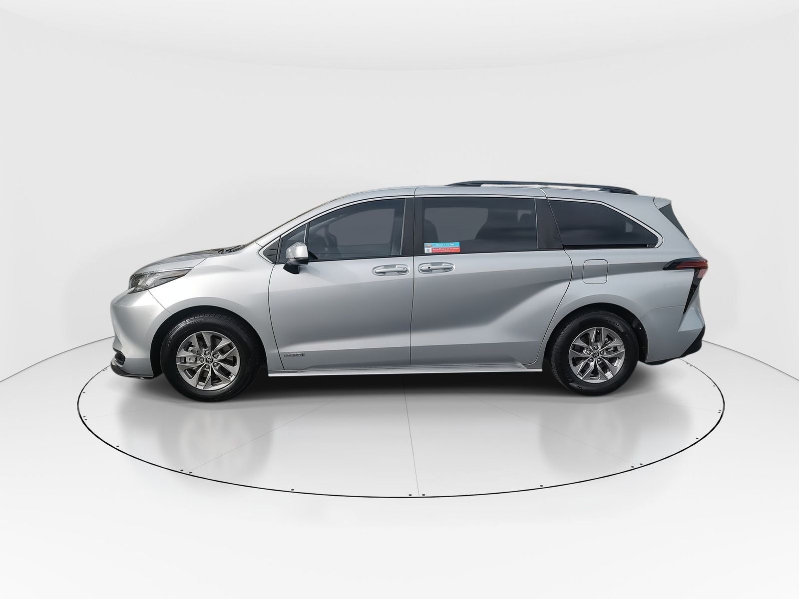 2021 Toyota Sienna LE 8 Passenger