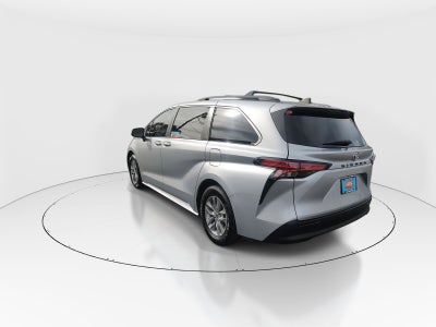 2021 Toyota Sienna LE 8 Passenger