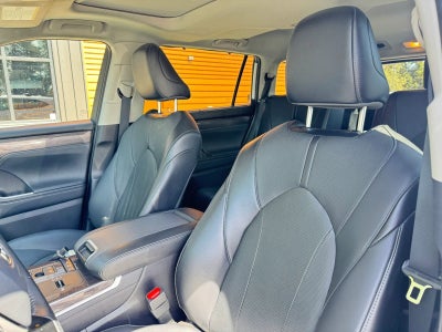 2022 Toyota Highlander Hybrid Limited